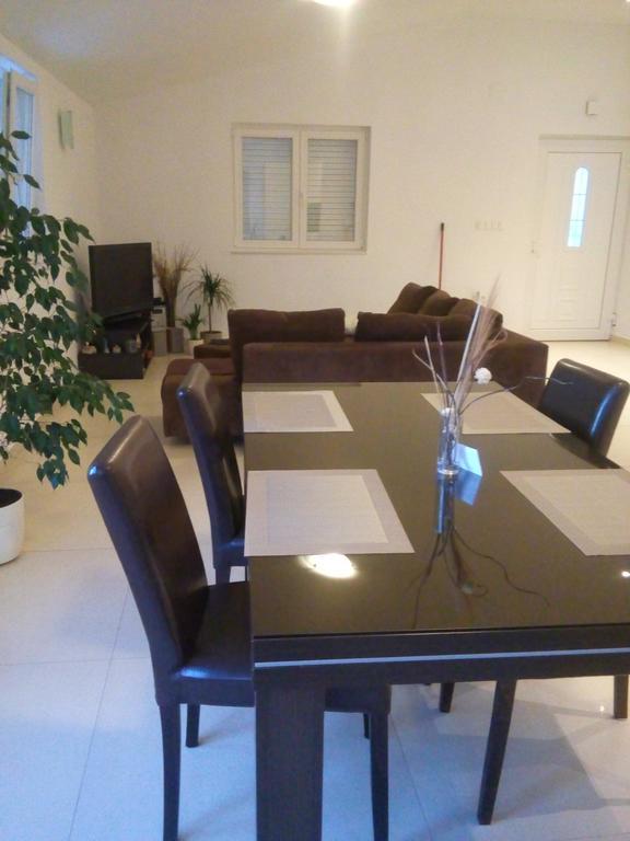 Adriatic Rose Apartment Turanj Exterior photo